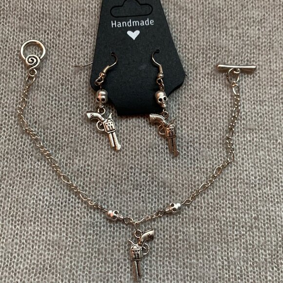 🤠💀 Handmade Skull & Revolver Bracelet & Earrings Set 💀🤠 - Picture 2 of 11